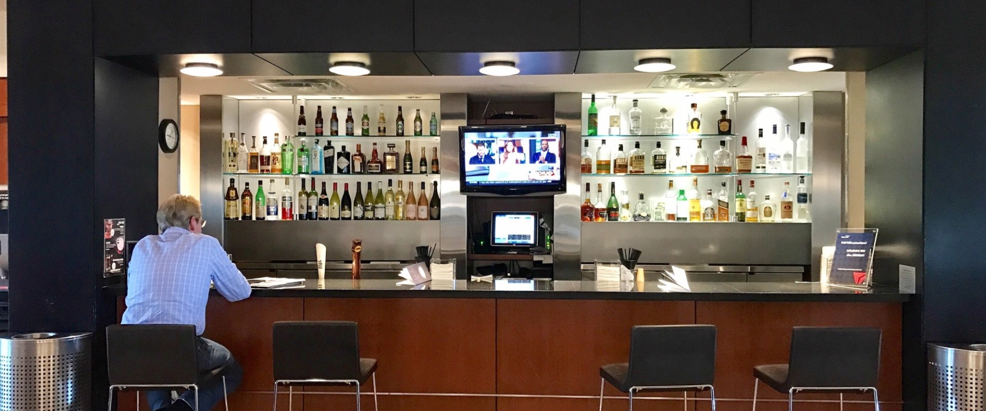 **Airport Lounges Unveiled: A Haven For Travelers At Tampa Airport**